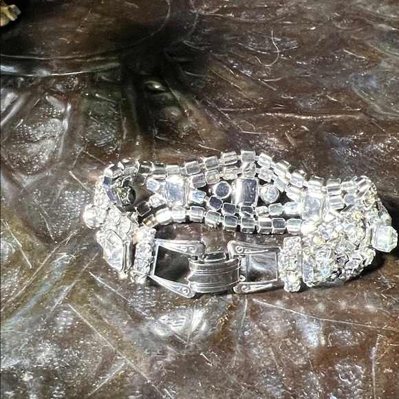 Elegant Silver Crystal Bracelet. WA464 - Picture 6 of 6